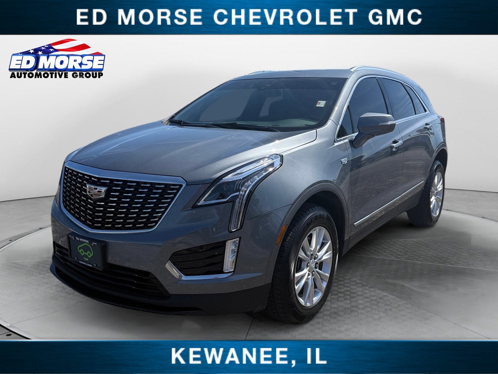 2022 Cadillac XT5 Luxury in Satin Steel Metallic — front three-quarter view